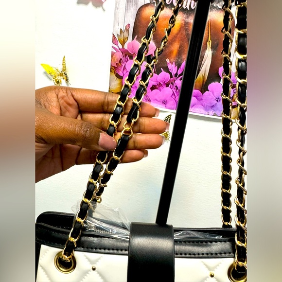 NWT women shoulder bag with chain handles - Picture 5 of 5